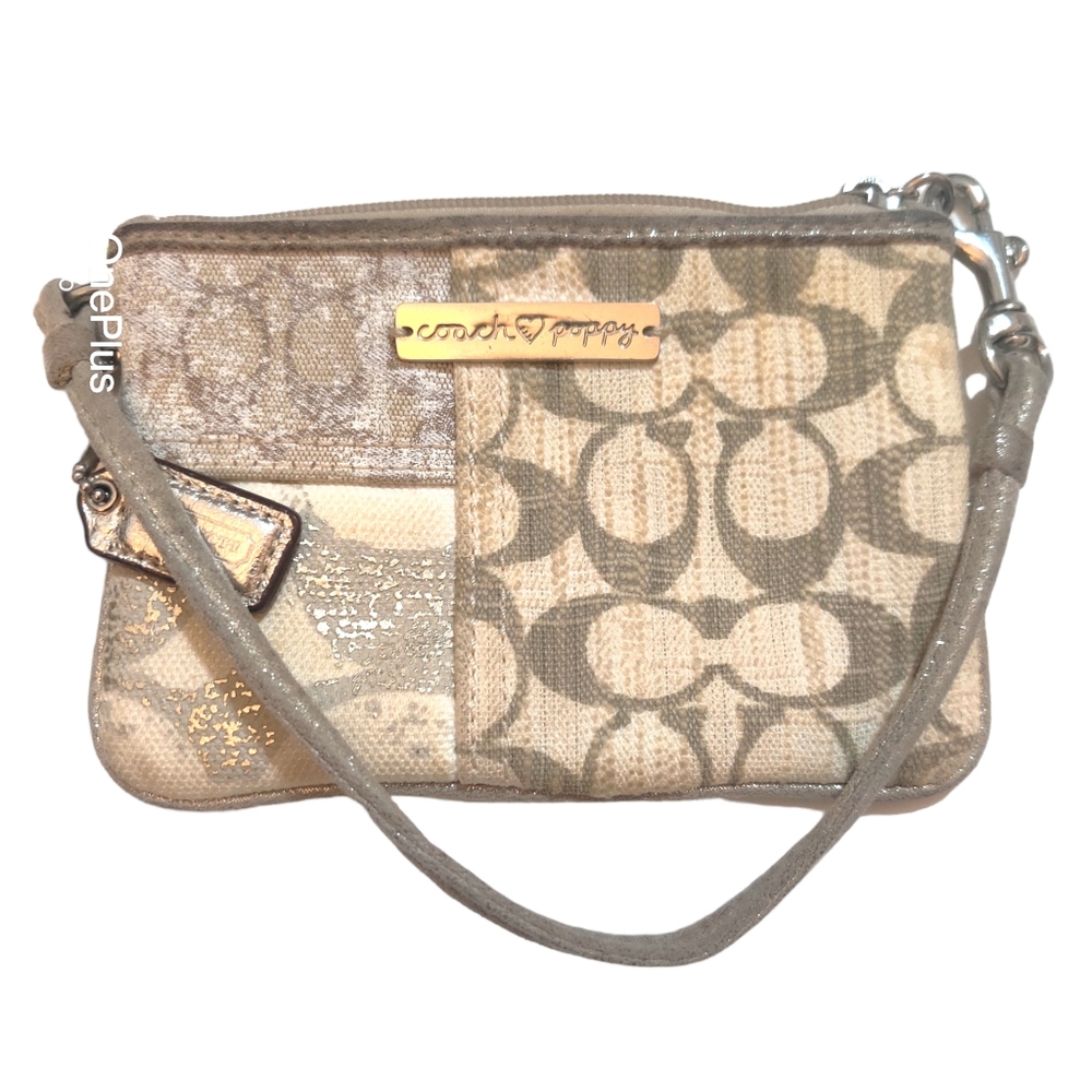 Coach Poppy Wristlet